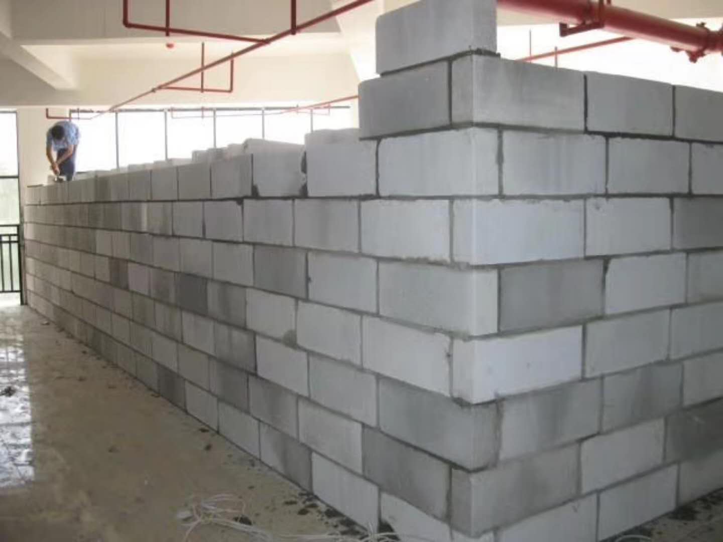 武鸣蒸压加气混凝土砌块承重墙静力和抗震性能的研究